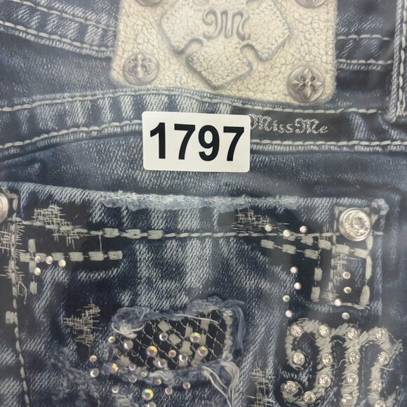 Miss Me Signature Cuffed Straight Jeans Rhinestone Distressed Light Wash Size 25 - Picture 11 of 11